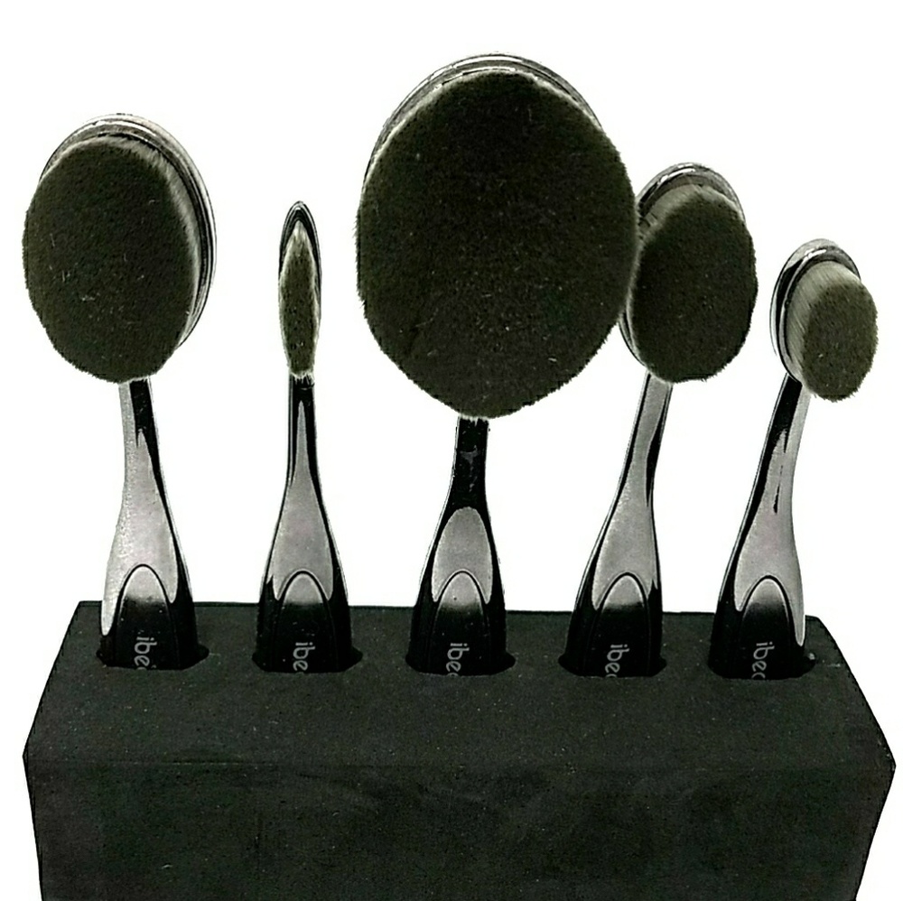 🎊 HOST PICK 🎊 Oval brush set